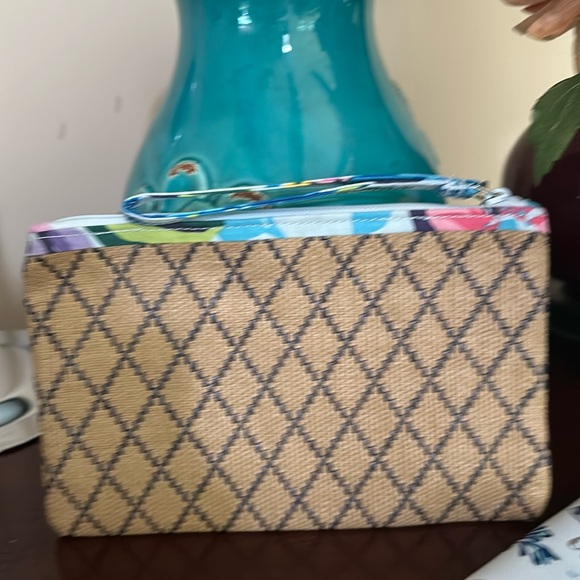 NWT Vera Bradley bundle Beach Wristlet and Passport Wallet - Picture 7 of 12